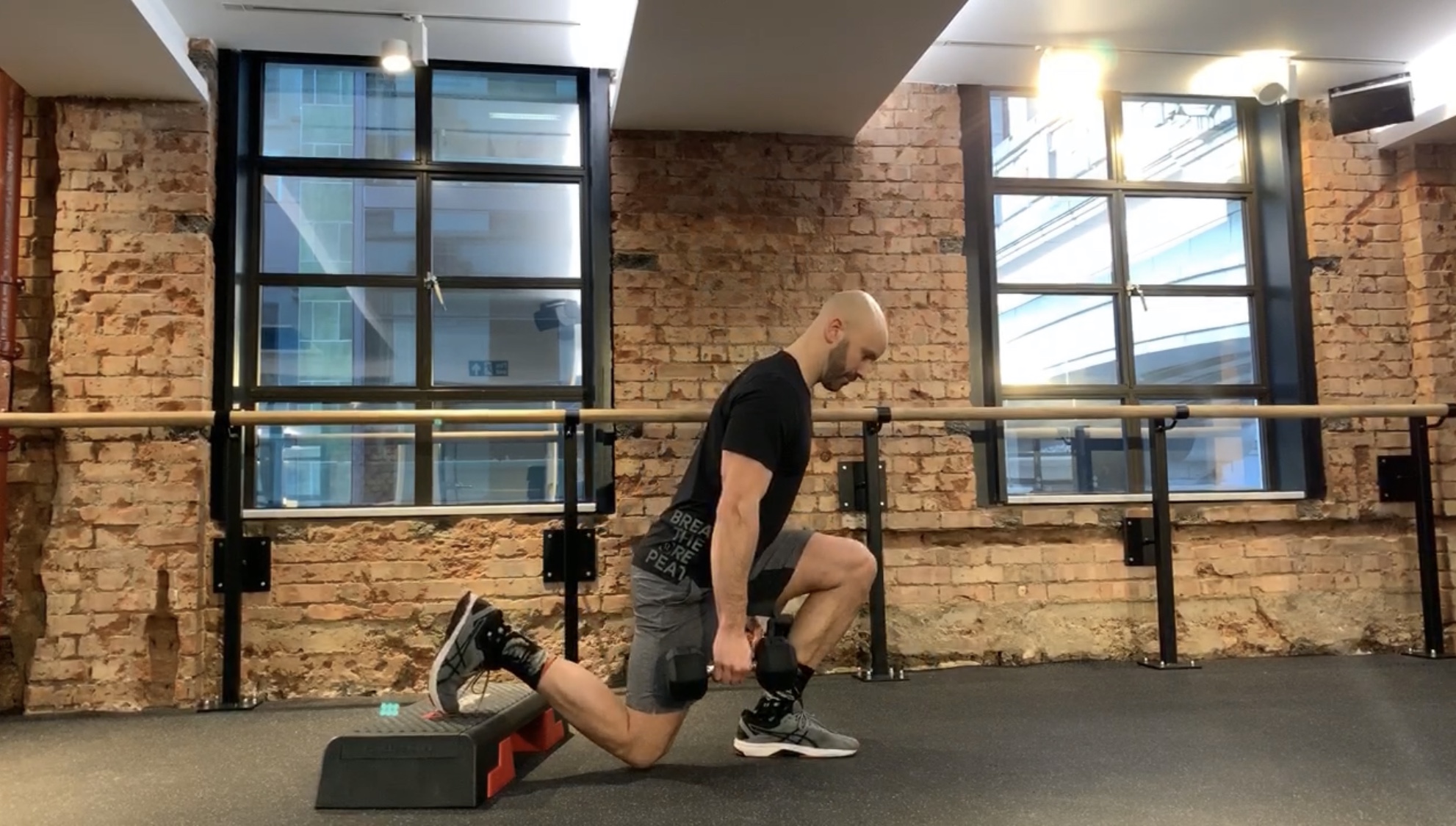 Coaches Corner - RFE Split Squat (aka bulgarian split squat) Andy Vincent P...